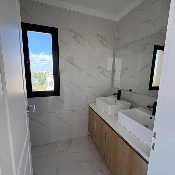 Baño con doble vanitory