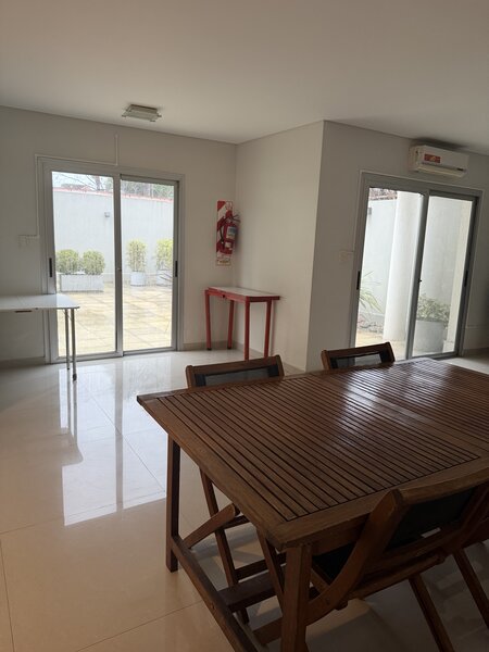 Sector de estar con salida al patio