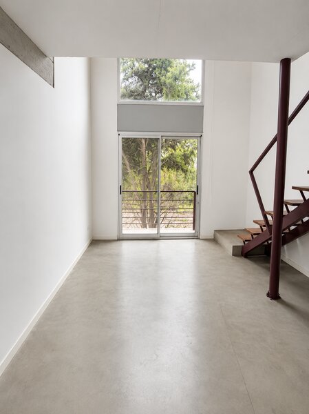 Living comedor y escalera
