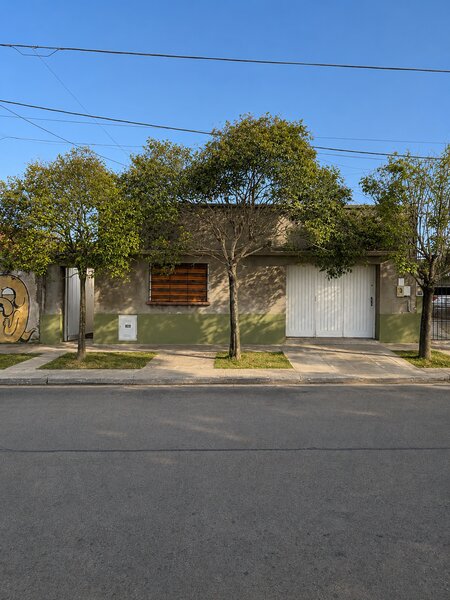 Frente y garage