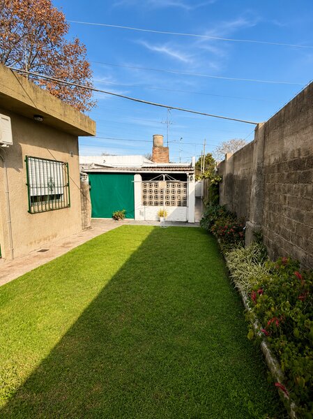Galer&iacute;a, parrilla y terreno libre