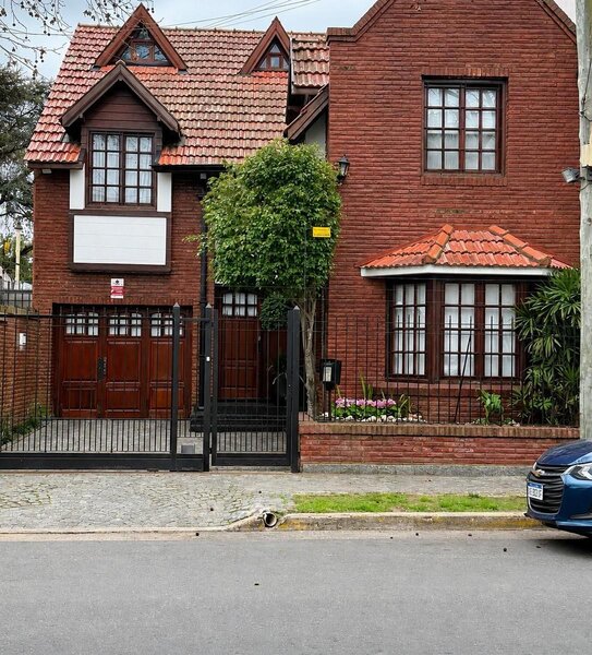 Frente y garage
