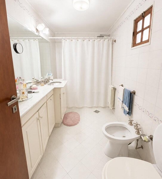 Ba&ntilde;os