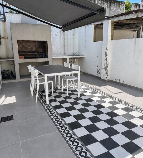 Patio con parrilla